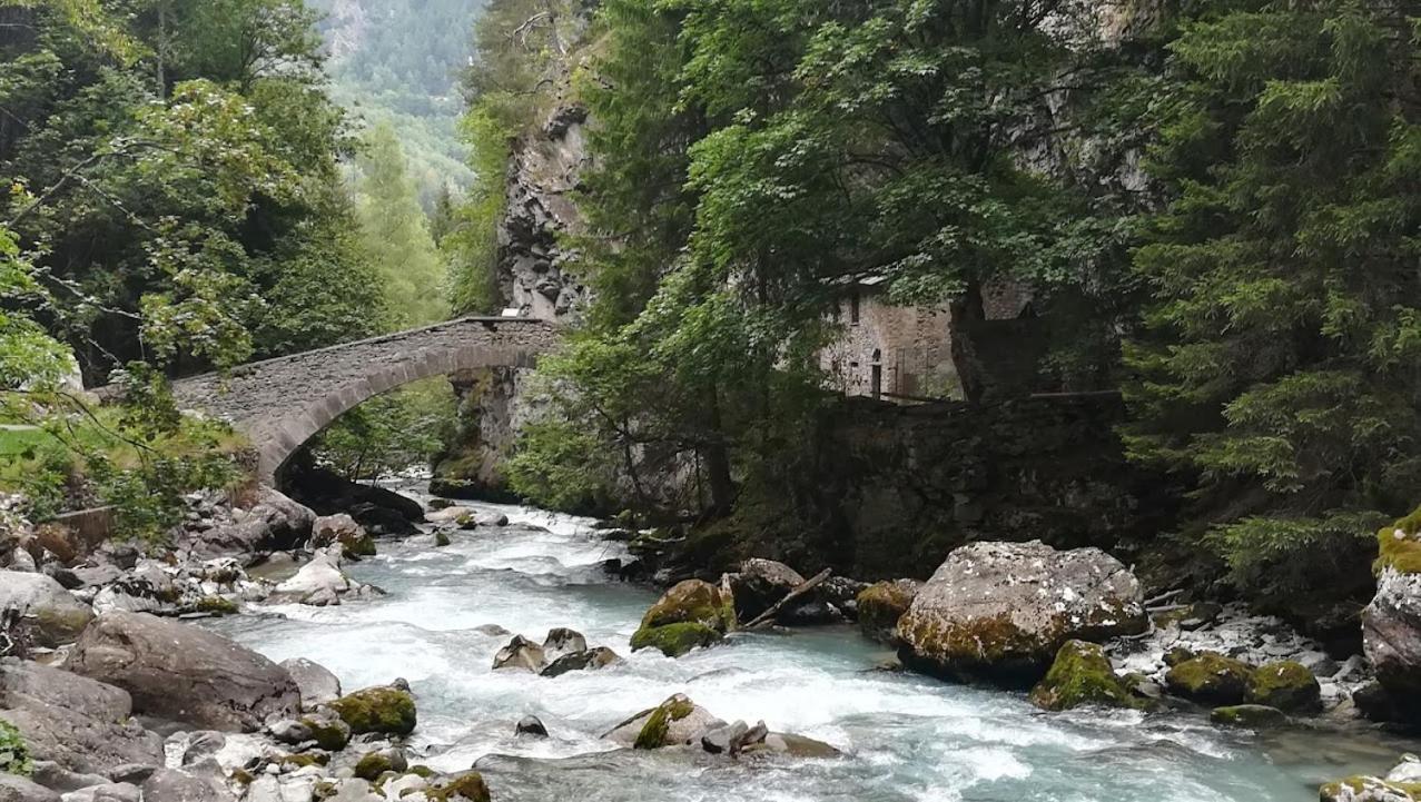 Casa Lucy Appartement Aosta Buitenkant foto