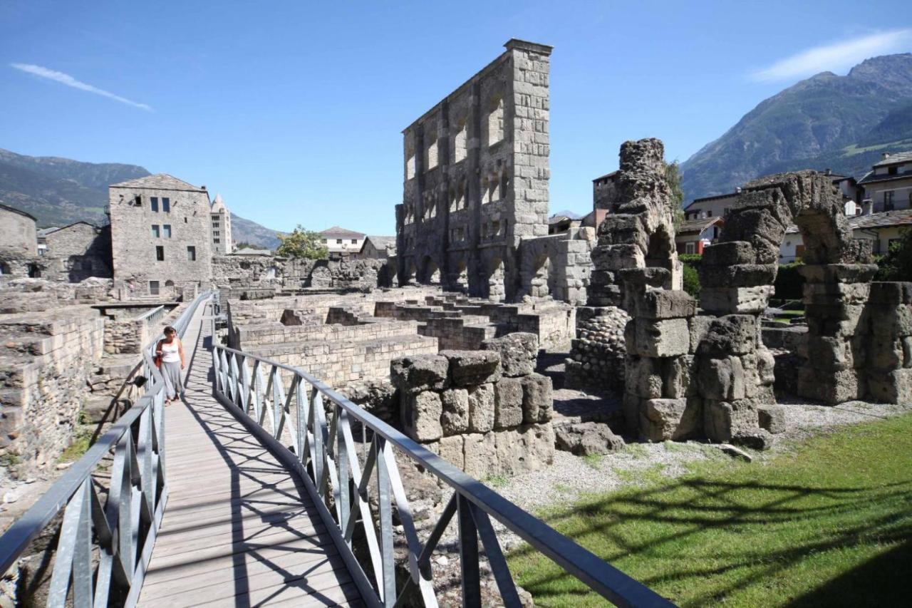 Casa Lucy Appartement Aosta Buitenkant foto